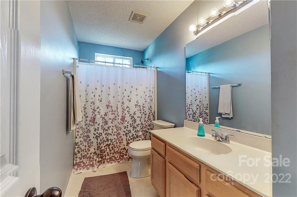 9138 Foggy Meadow Road Charlotte, NC 28269 - Photo 29 of 36