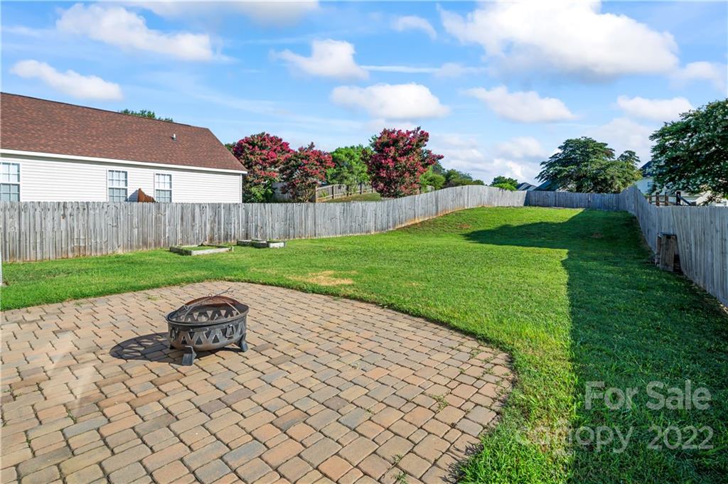 9138 Foggy Meadow Road Charlotte, NC 28269 - Photo 34 of 36