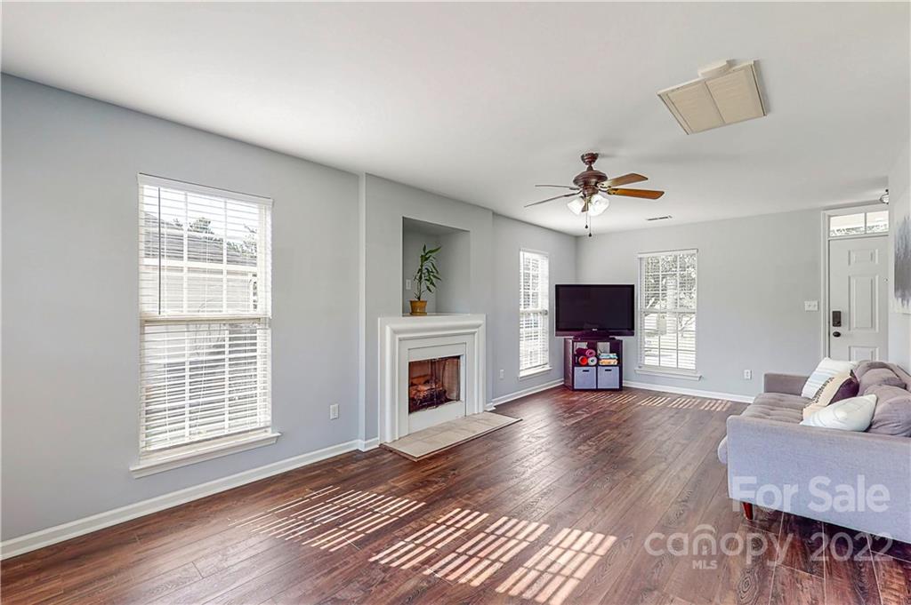 9138 Foggy Meadow Road Charlotte, NC 28269 - Photo 4 of 36