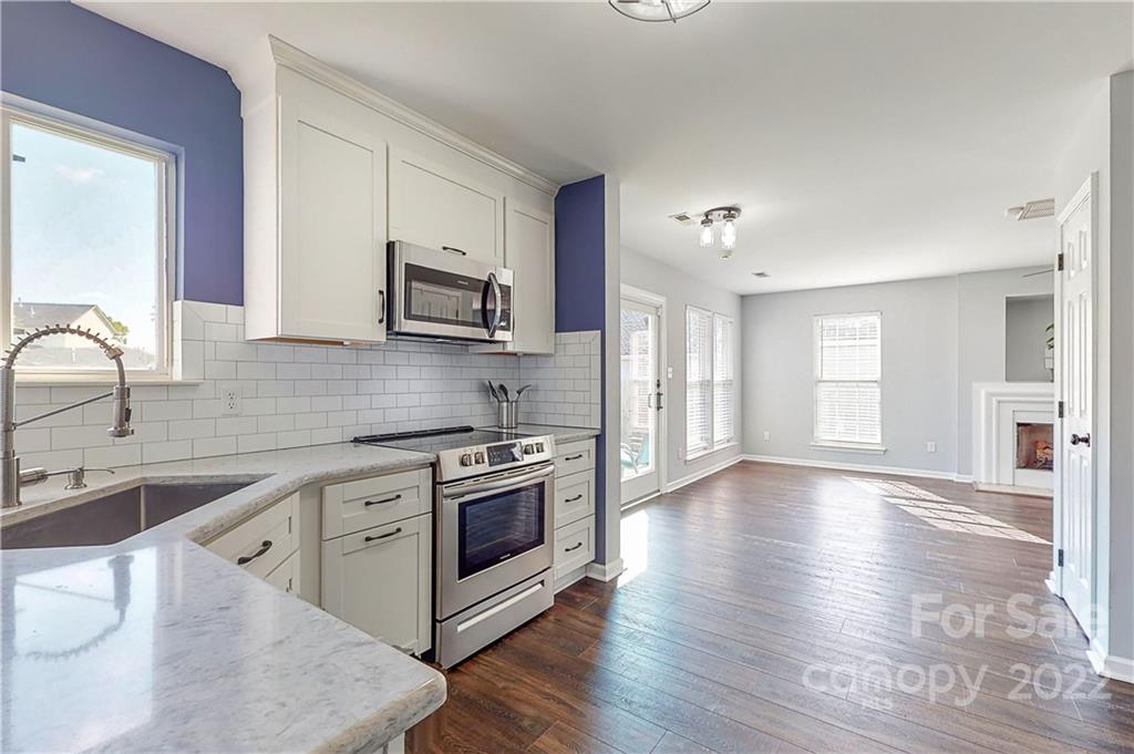9138 Foggy Meadow Road Charlotte, NC 28269 - Photo 9 of 36
