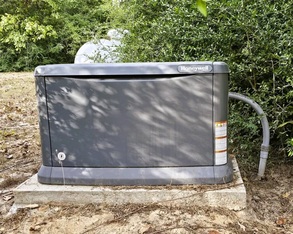 a view of a back yard