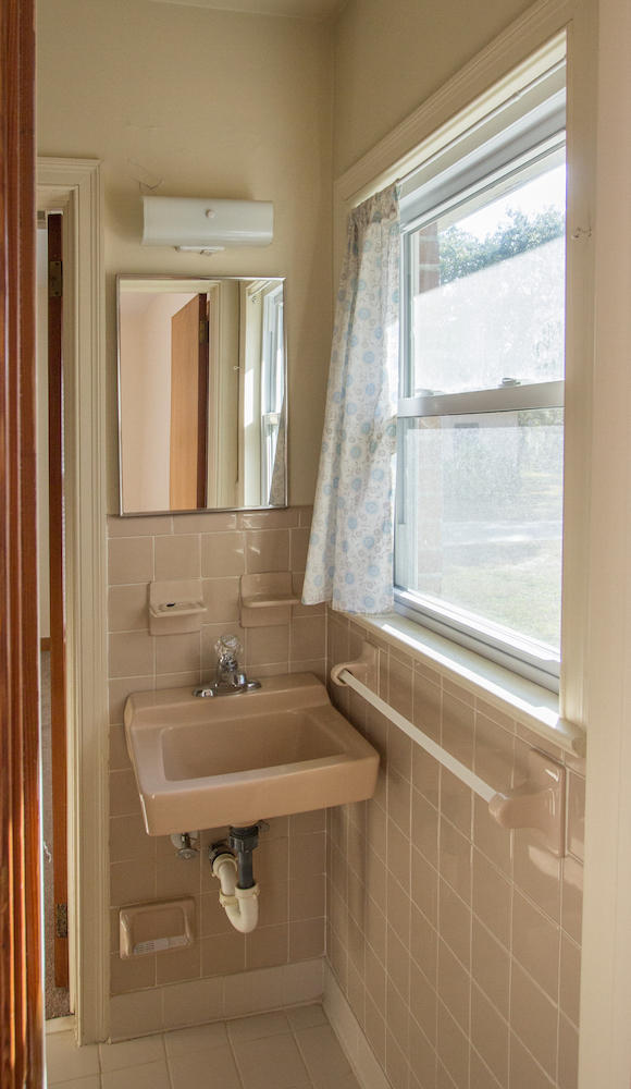 345 Canterbury Road Charleston, SC 29407 - Photo 13 of 29 Bathroom 2
