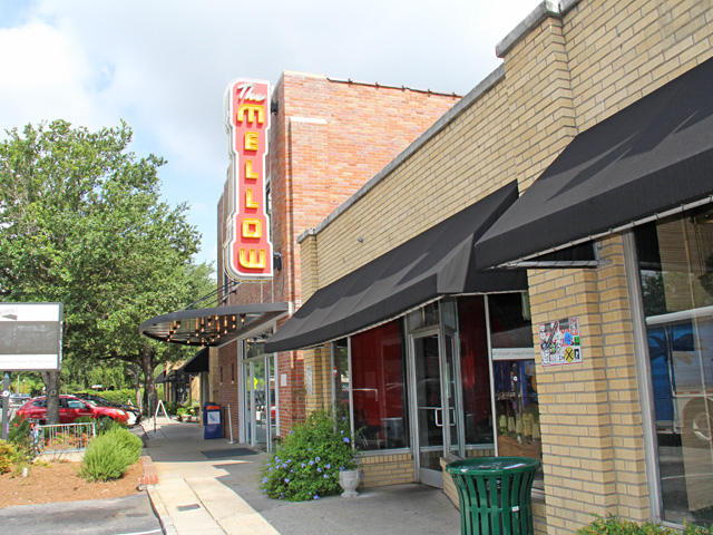 345 Canterbury Road Charleston, SC 29407 - Photo 27 of 29 Avondale_Mellow Mushroom 2