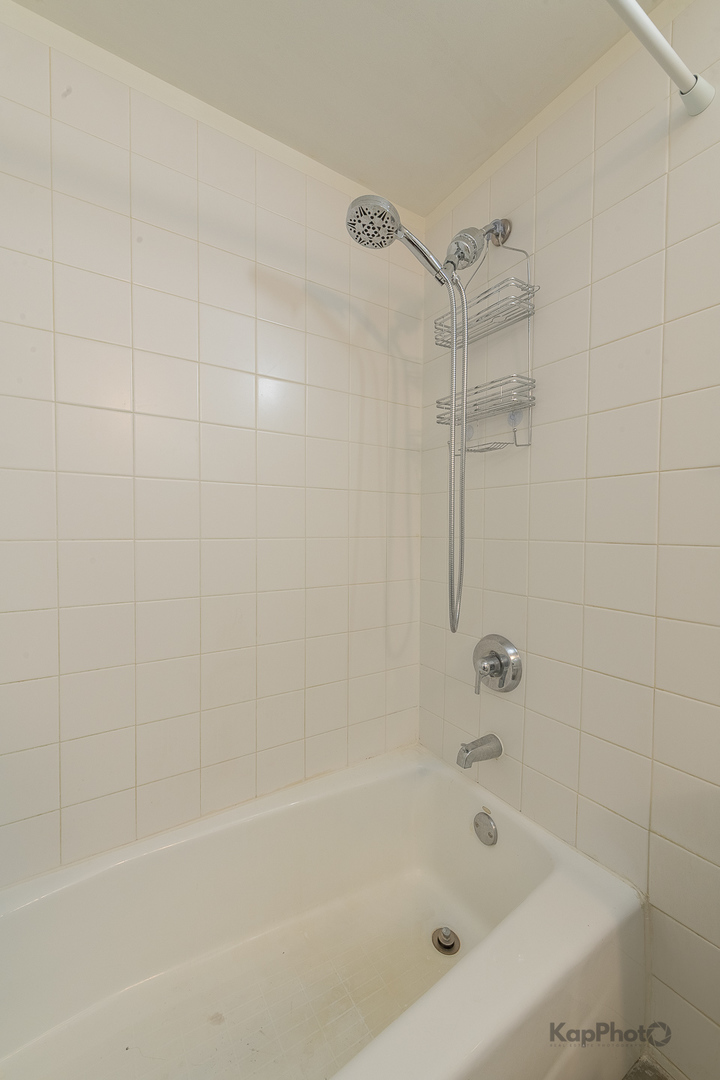 949 West Madison Street, Unit 207 Chicago, IL 60607 - Photo 24 of 26