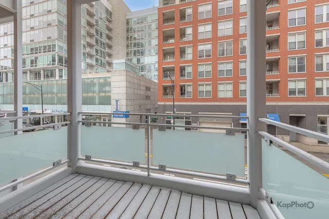 $3,200 | 949 West Madison Street, Unit 207, Chicago, IL 60607
