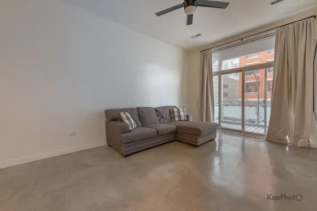 $3,200 | 949 West Madison Street, Unit 207, Chicago, IL 60607