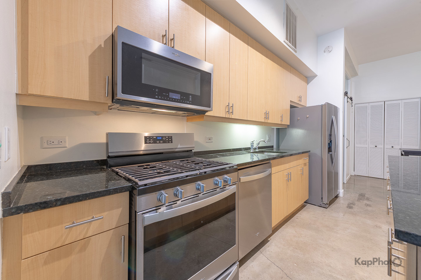 949 West Madison Street, Unit 207 Chicago, IL 60607 - Photo 7 of 26