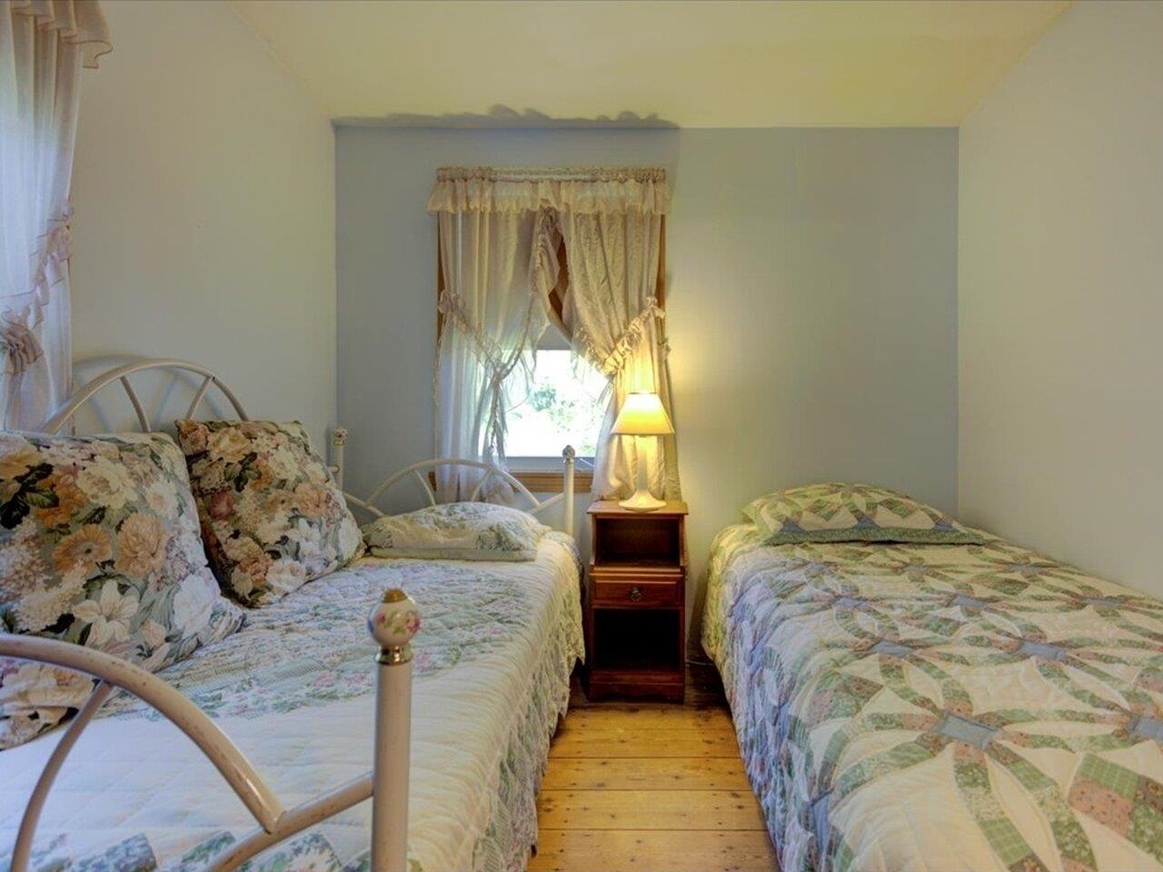 215 Broadlake Road Colchester, VT 05446 - Photo 3 of 26 Gallery Image 3