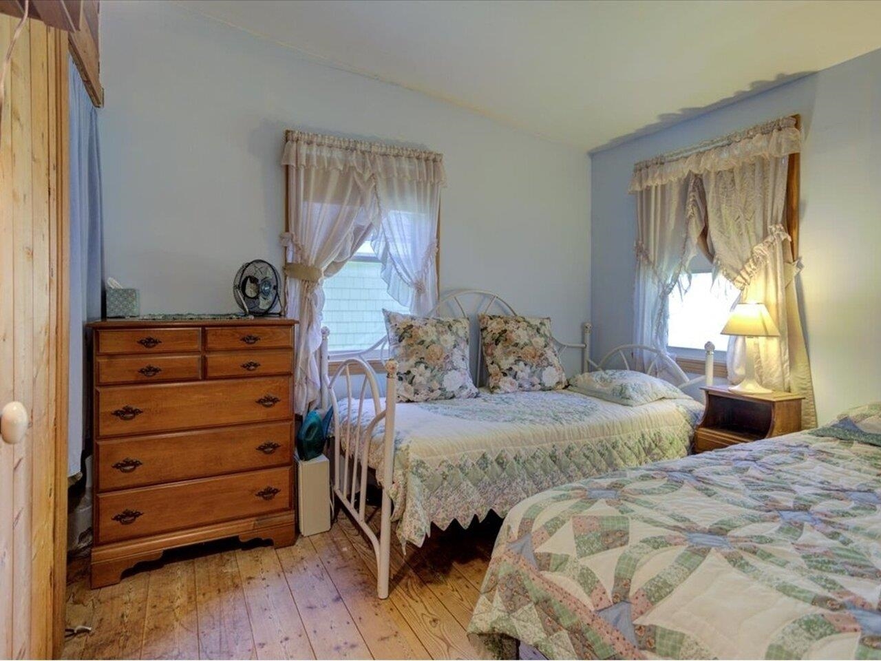 215 Broadlake Road Colchester, VT 05446 - Photo 4 of 26 Gallery Image 4