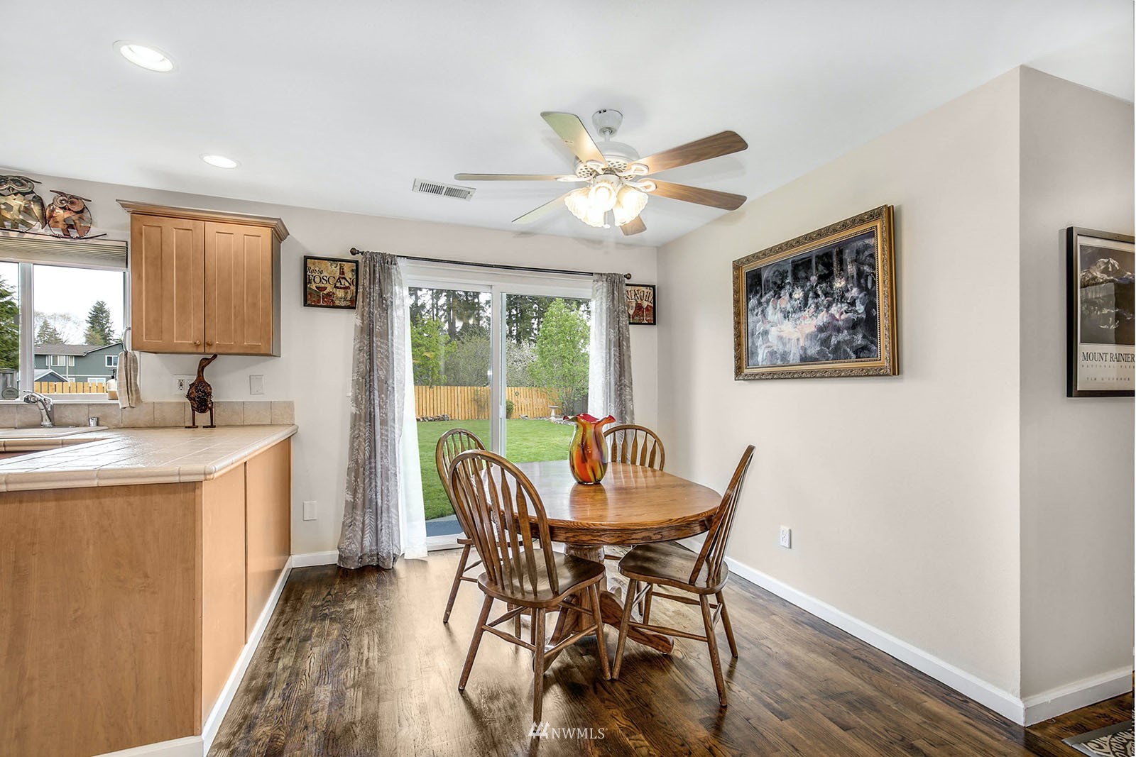 10426 126th Avenue Southeast Renton, WA 98056 - Photo 4 of 20 Gallery Image 4