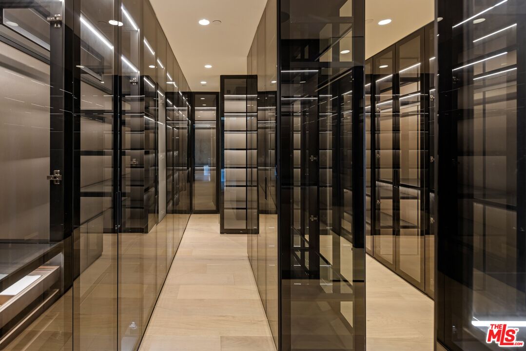 2180 Stradella Road Los Angeles, CA 90077 - Photo 14 of 21 a view of gallery with a glass door