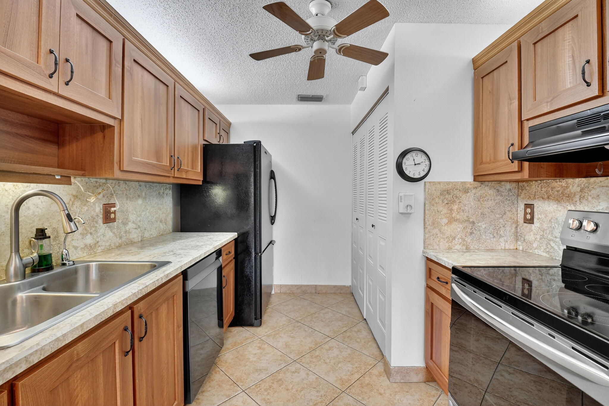 5775 Wanda Lane Delray Beach, FL 33484 - Photo 13 of 67 15-web-or-mls-DSC_4424