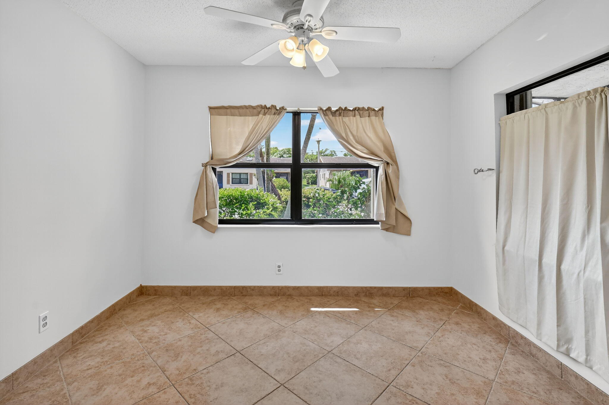 5775 Wanda Lane Delray Beach, FL 33484 - Photo 17 of 67 11-web-or-mls-DSC_4407