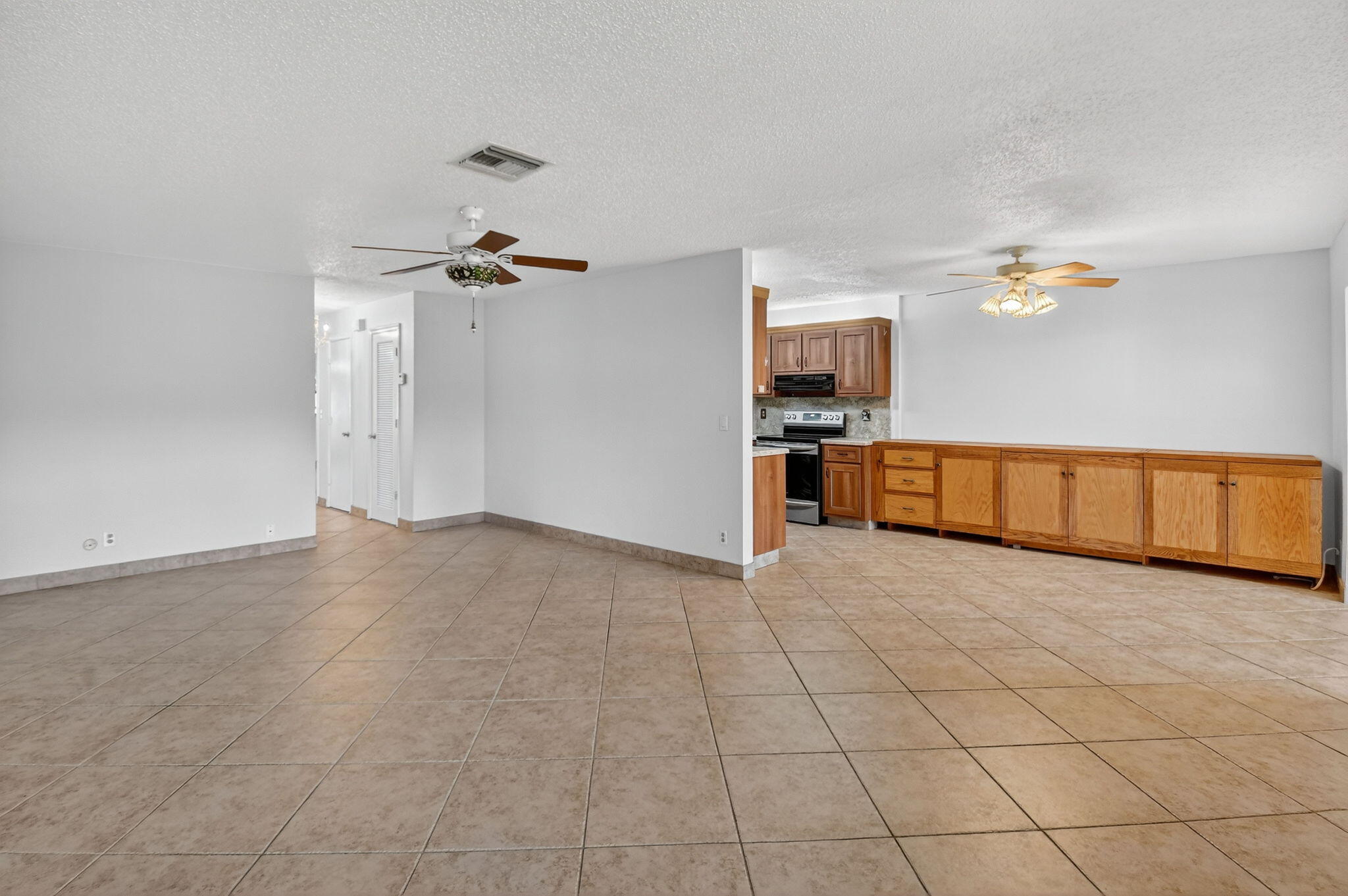 5775 Wanda Lane Delray Beach, FL 33484 - Photo 7 of 67 9-web-or-mls-DSC_4397