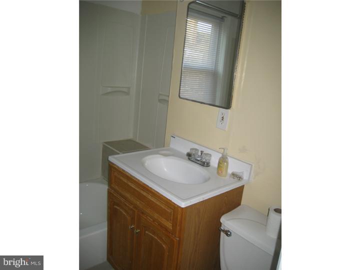 3084 South Congress Road Camden, NJ 08104 - Photo 14 of 18 Bathroom