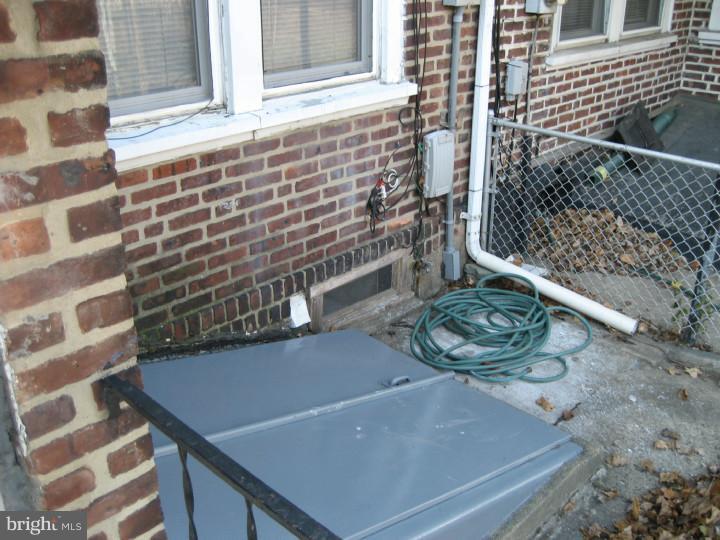 3084 South Congress Road Camden, NJ 08104 - Photo 5 of 18 Walk-out Basement