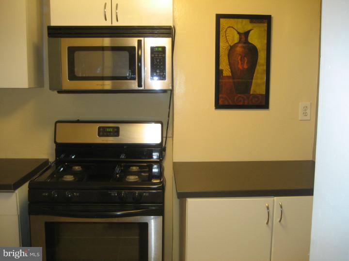 3084 South Congress Road Camden, NJ 08104 - Photo 10 of 18 Kitchen