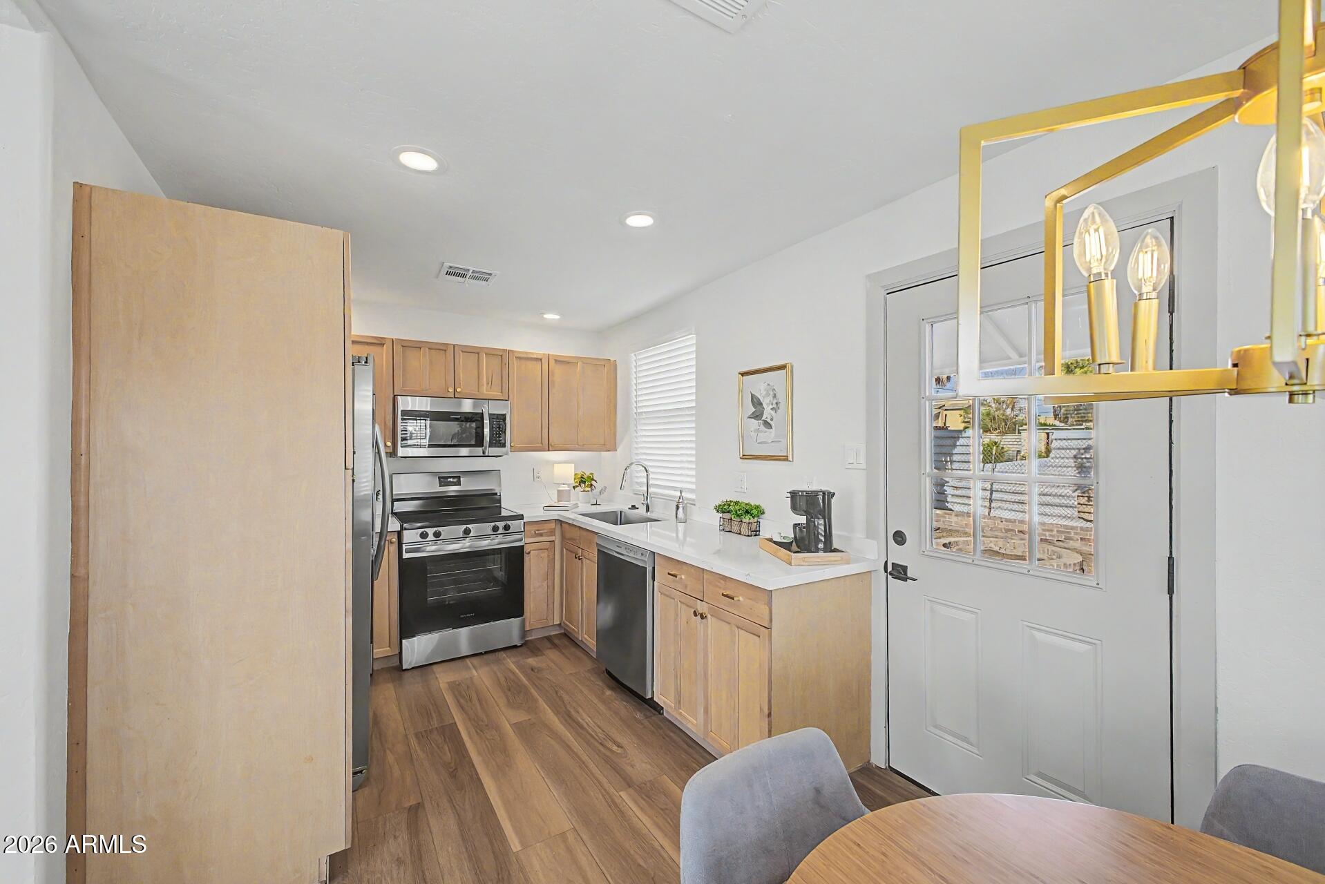 1914 East Monte Vista Road Phoenix, AZ 85006 - Photo 9 of 26 12 - Monte Vista