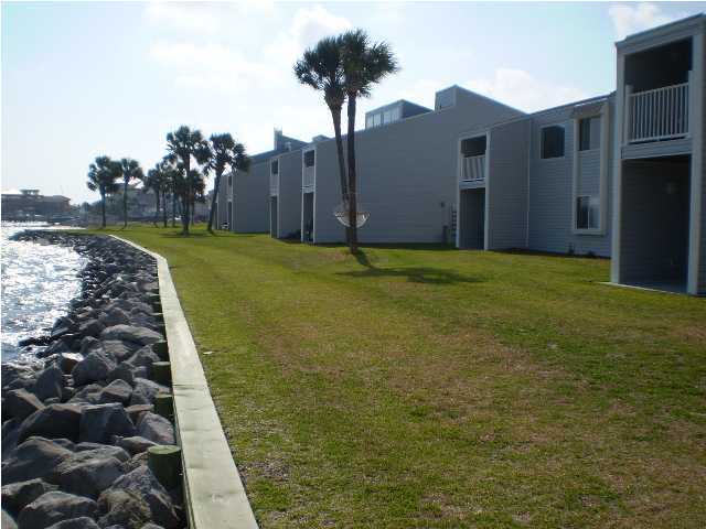 101 Old Ferry Road, Unit 8A Shalimar, FL 32579 - Photo 2 of 22 a view of a back yard