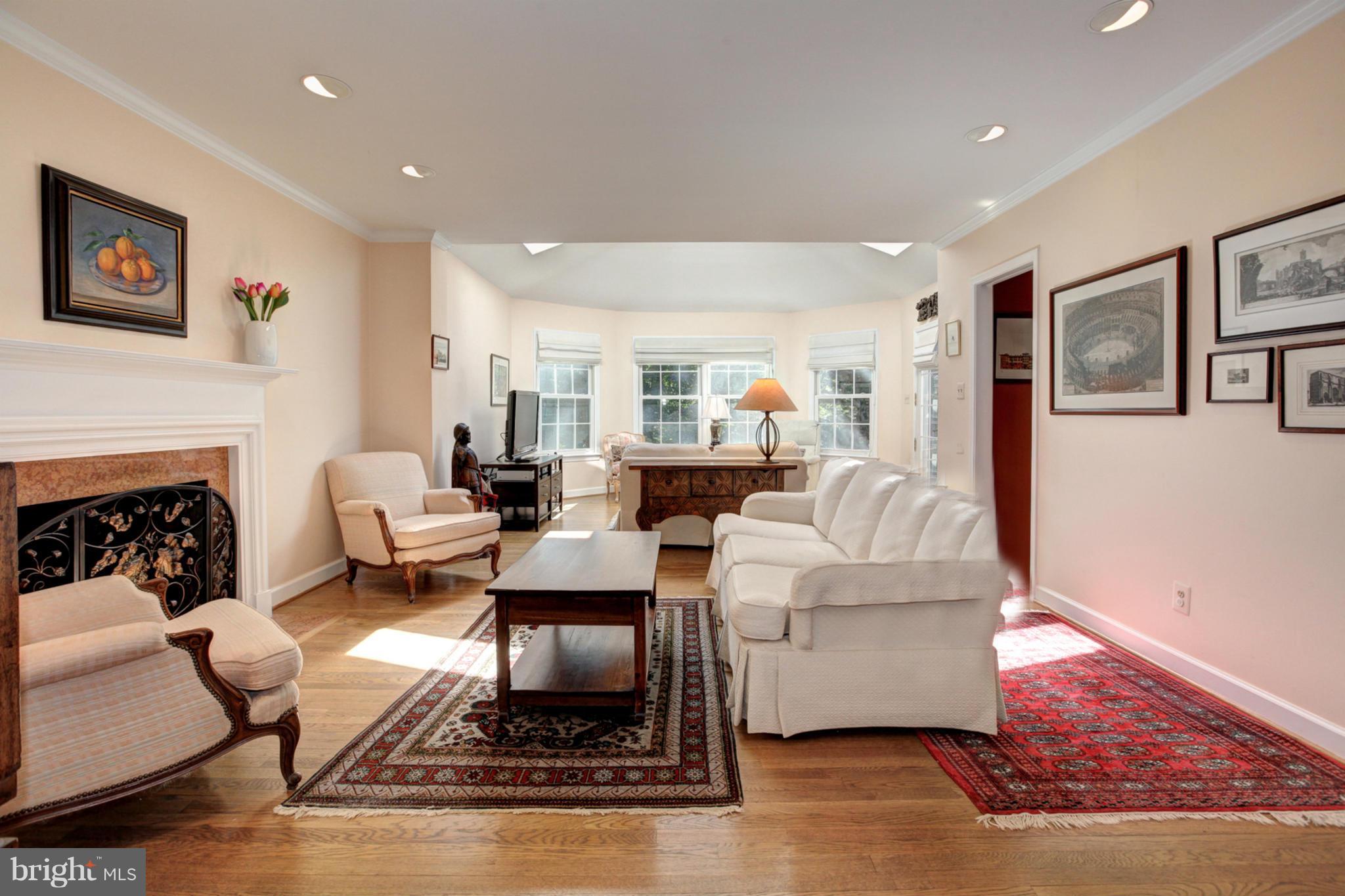 4112 Saul Road Kensington, MD 20895 - Photo 2 of 18 Living Room