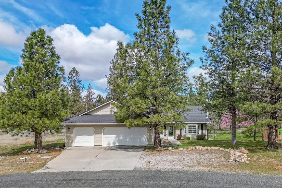 5434 Muskrat Road Weed, CA 96094 - Photo 2 of 26 Gallery Image 2