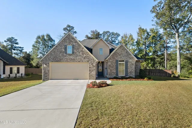 $379,999 | 20 Barkis Drive, Hattiesburg, MS 39402