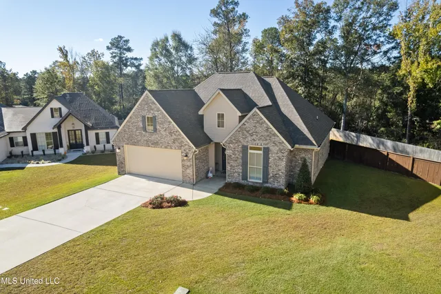 $368,500 | 20 Barkis Drive, Hattiesburg, MS 39402