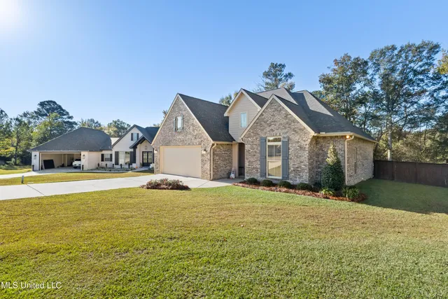 $368,500 | 20 Barkis Drive, Hattiesburg, MS 39402