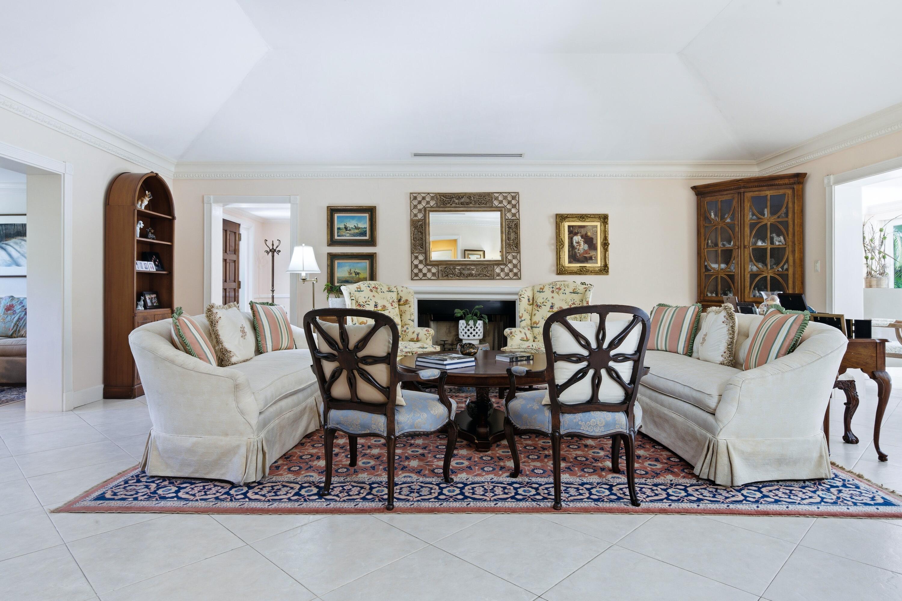 265 Fairview Road Palm Beach, FL 33480 - Photo 7 of 38 DSC_1069
