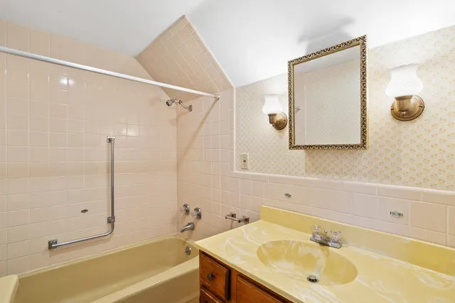 $999,900 | 268 Mountain Road, Pittsfield, NH 03263