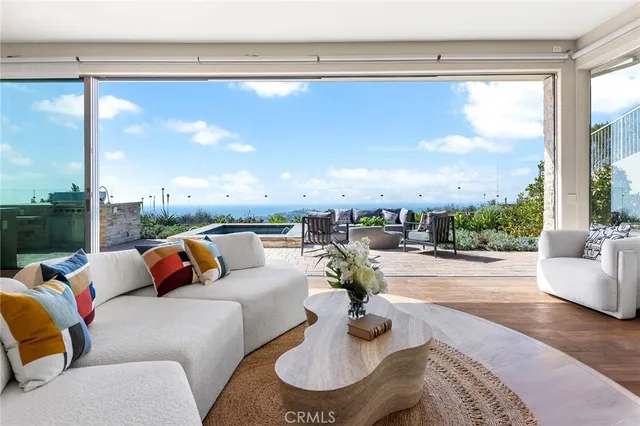 $6,800,000 | 3355 Alta Laguna Boulevard, Laguna Beach, CA 92651