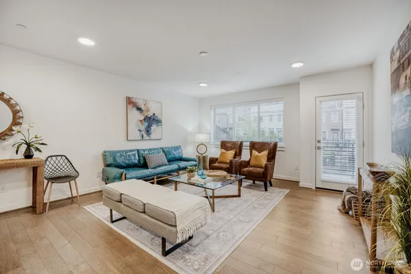 $1,129,500 | 1480 157th Court Northeast, Bellevue, WA 98008