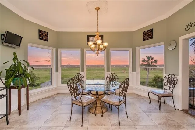 $995,000 | 28 Mesa Street, Kenner, LA 70065