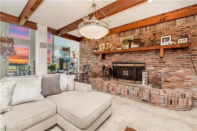 $995,000 | 28 Mesa Street, Kenner, LA 70065