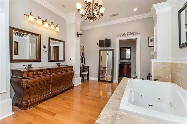 $995,000 | 28 Mesa Street, Kenner, LA 70065