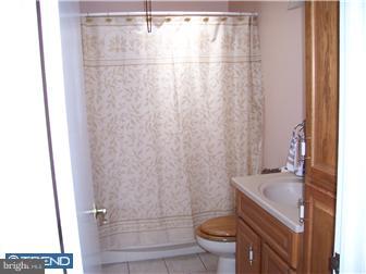 10829 Harrow Road Philadelphia, PA 19154 - Photo 7 of 12