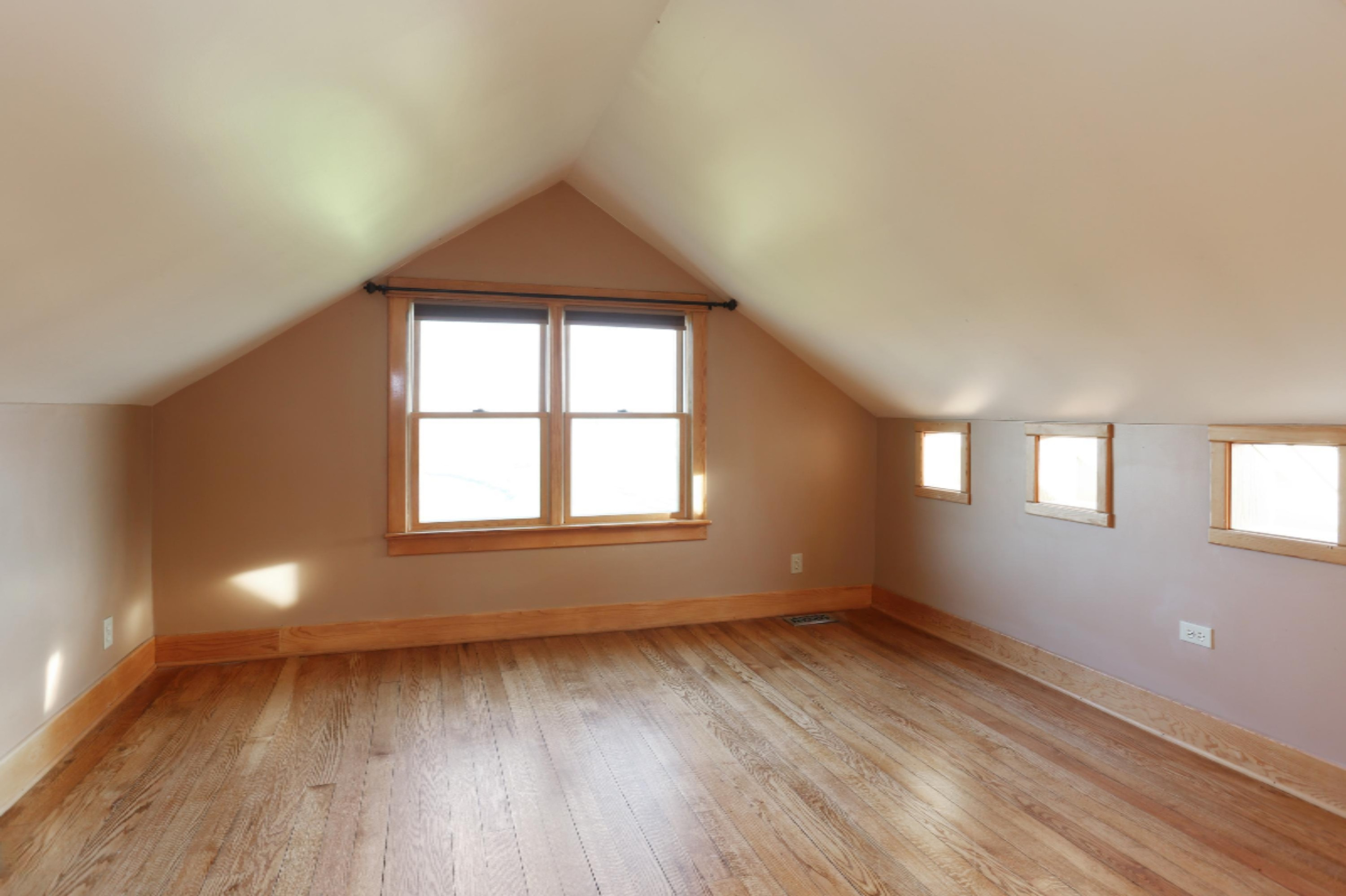 15566 Holden Road Galien, MI 49113 - Photo 6 of 15 08_15566HoldenRd_153_2ndBedroom_HiRes