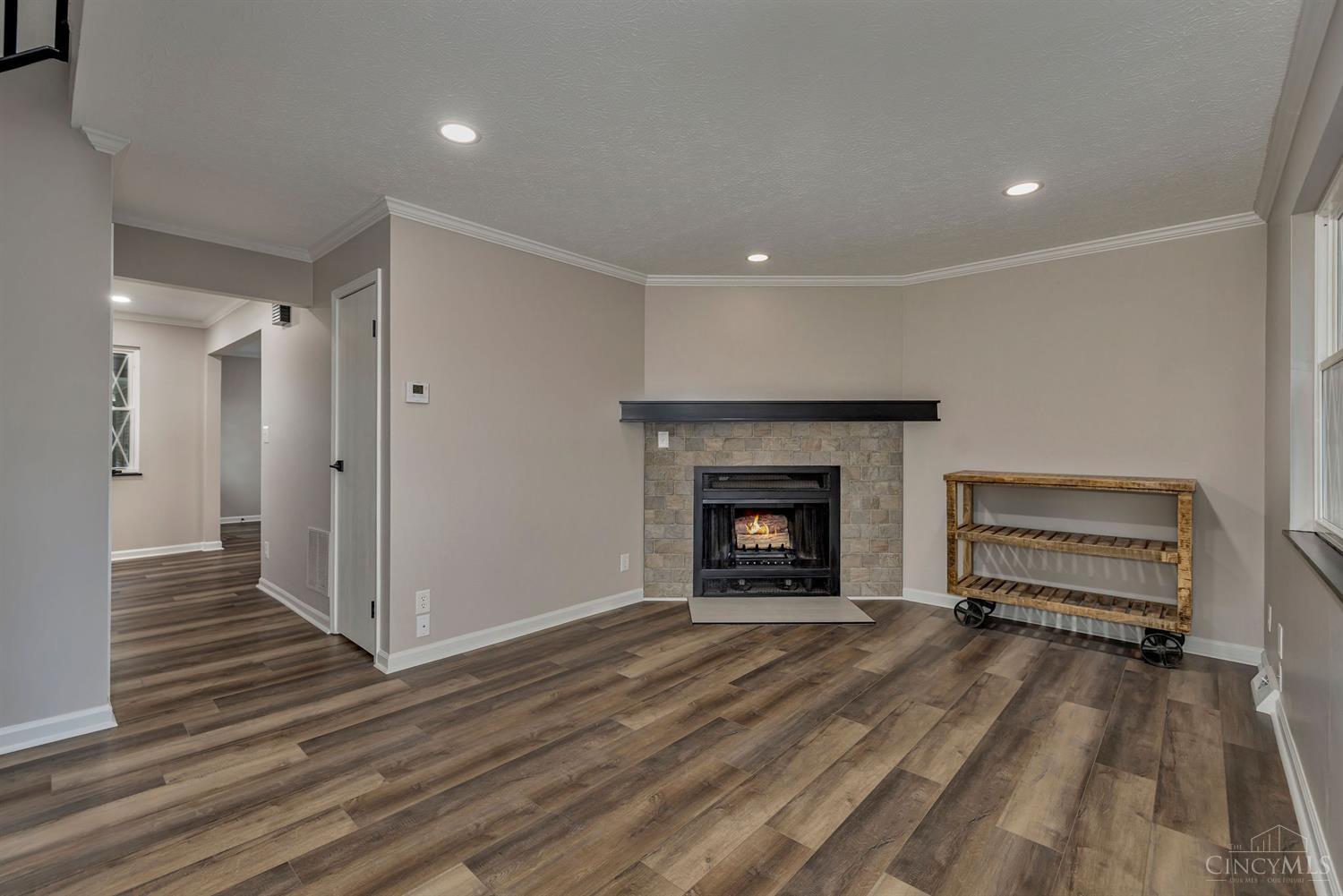 5644 Springdale Road Cincinnati, OH 45251 - Photo 14 of 53