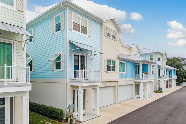 $875,000 | 833 Oak Bend Lane, Dunedin, FL 34698