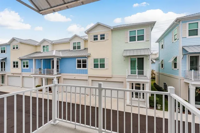 $875,000 | 833 Oak Bend Lane, Dunedin, FL 34698