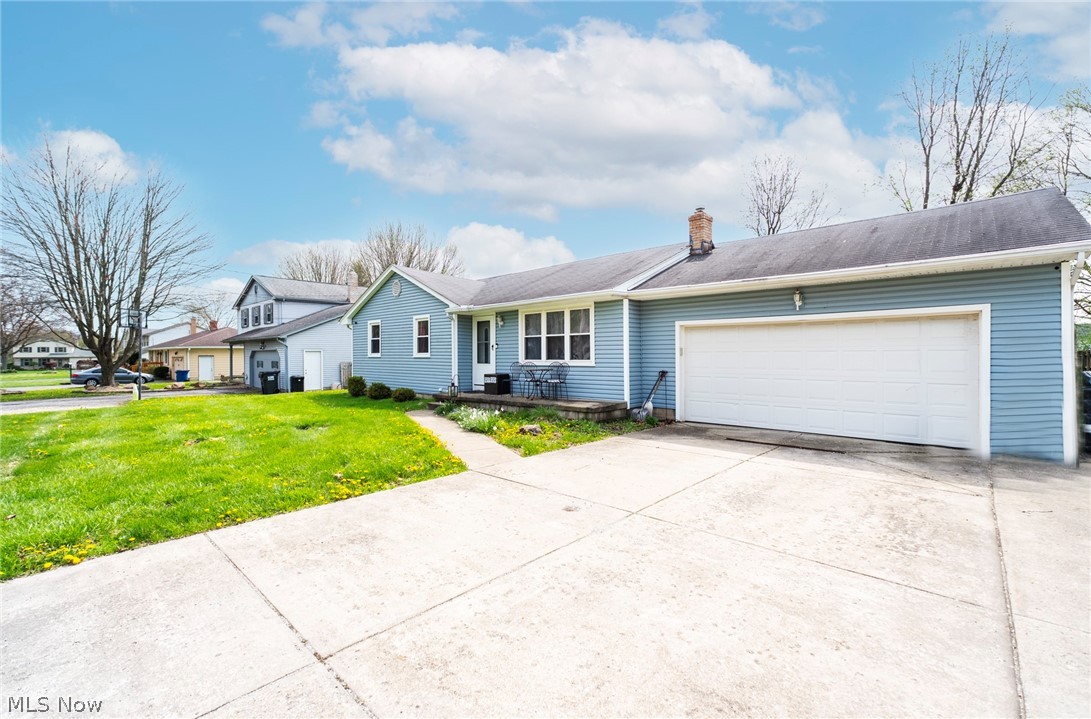 1267 Shields Road Youngstown, OH 44511 - Photo 2 of 32