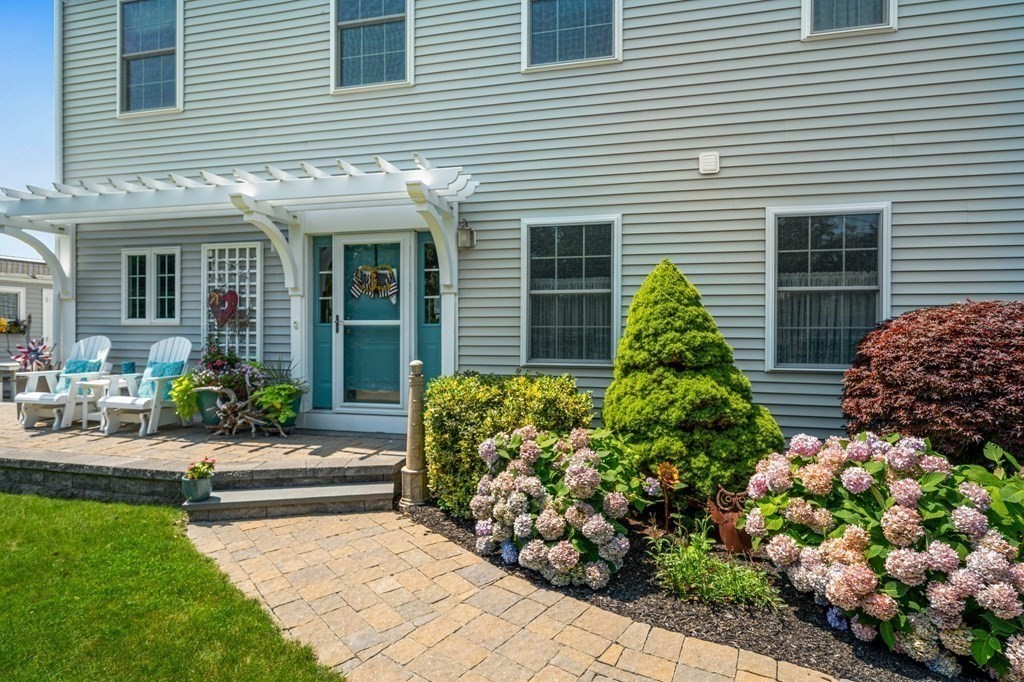 290 Ridge Road Marshfield, MA 02050 - Photo 4 of 41 Gallery Image 4