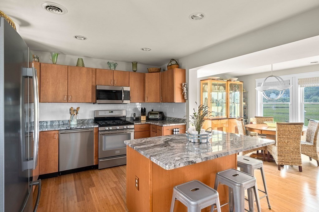 290 Ridge Road Marshfield, MA 02050 - Photo 7 of 41 Gallery Image 7
