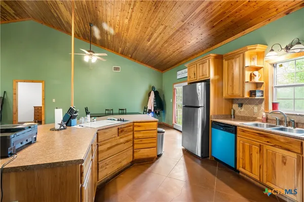 $525,000 | 1125 King Country Road, Gatesville, TX 76528