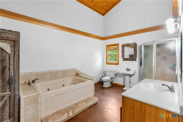 $525,000 | 1125 King Country Road, Gatesville, TX 76528