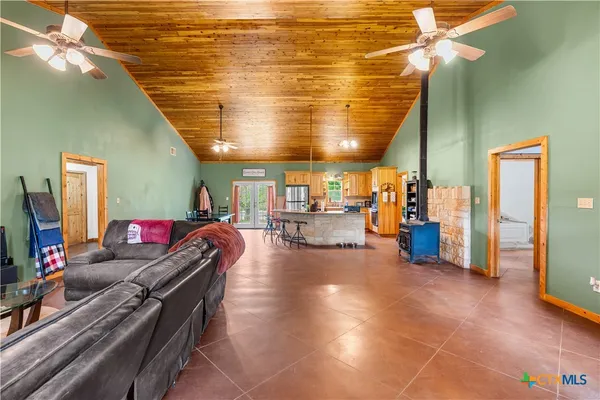 $525,000 | 1125 King Country Road, Gatesville, TX 76528