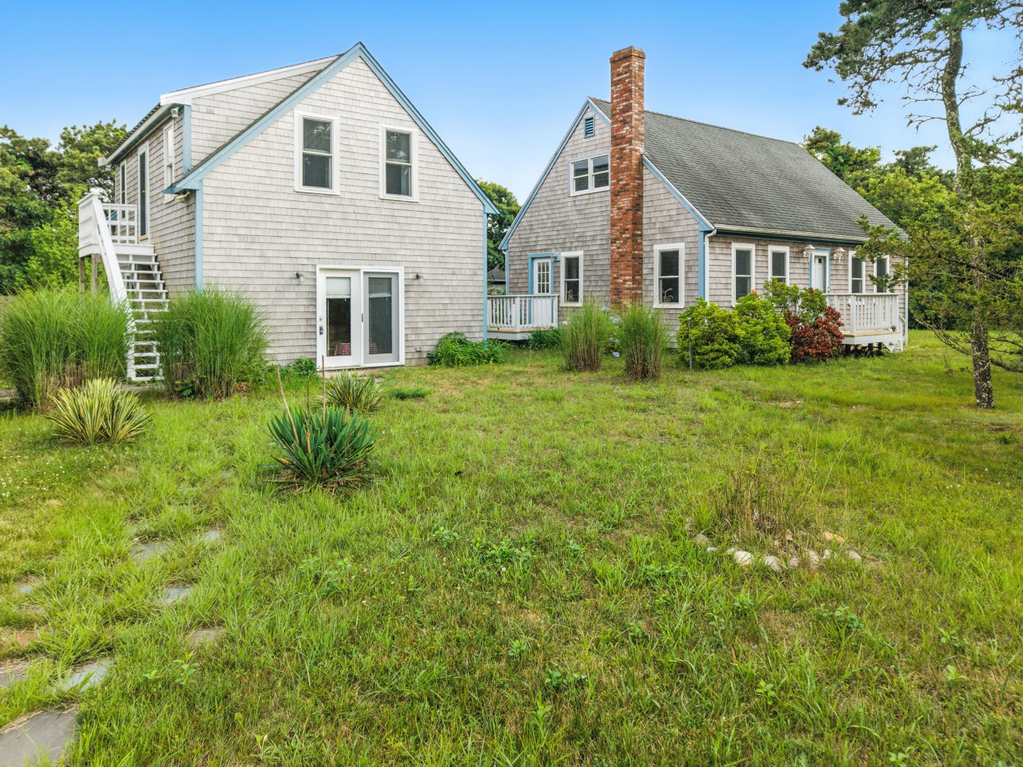 2 Farmers Road Edgartown, MA 02539 - Photo 25 of 27 a view of a yard in front of house