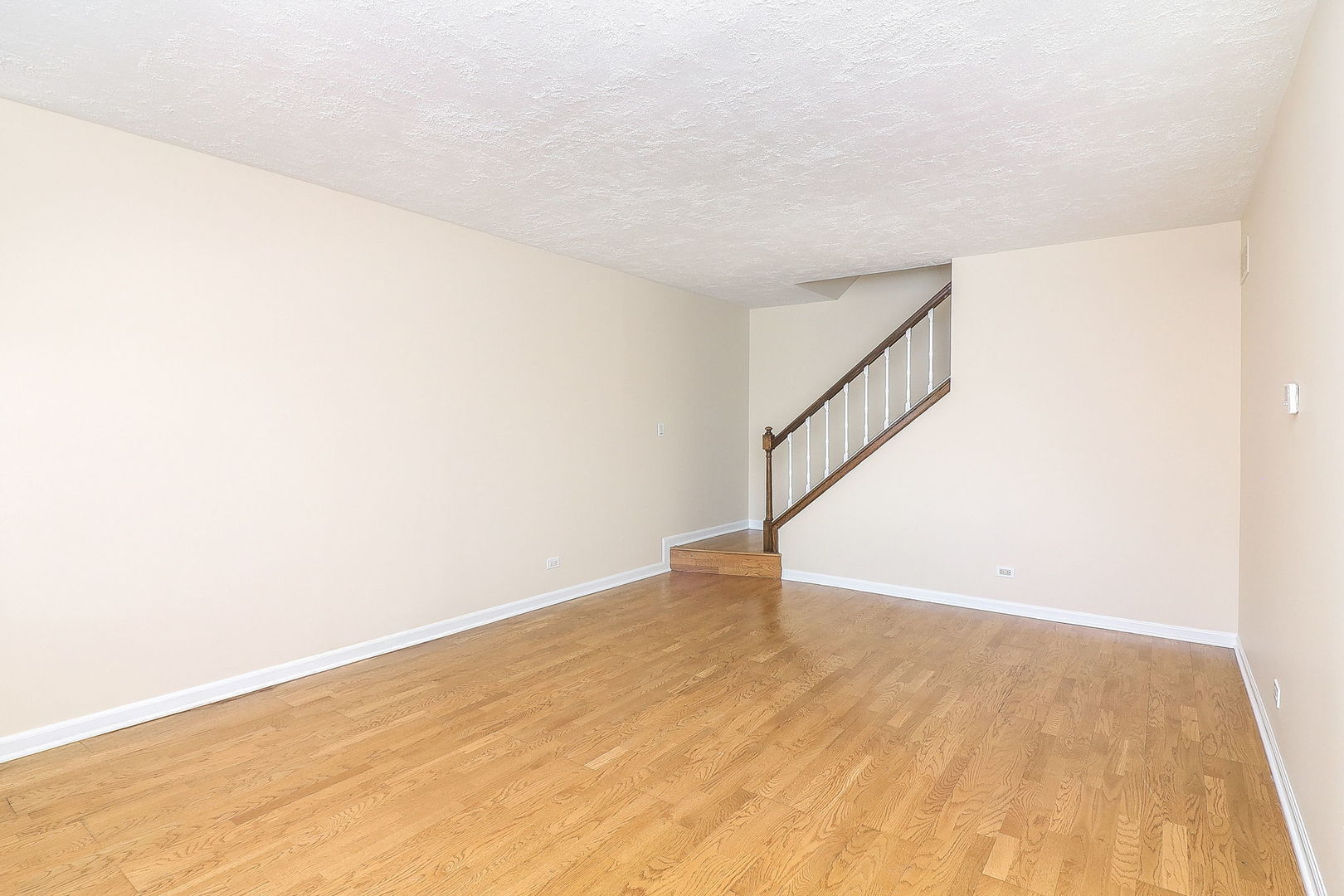 1482 Timber Trail, Unit B Wheaton, IL 60189 - Photo 3 of 20 a view of an empty room