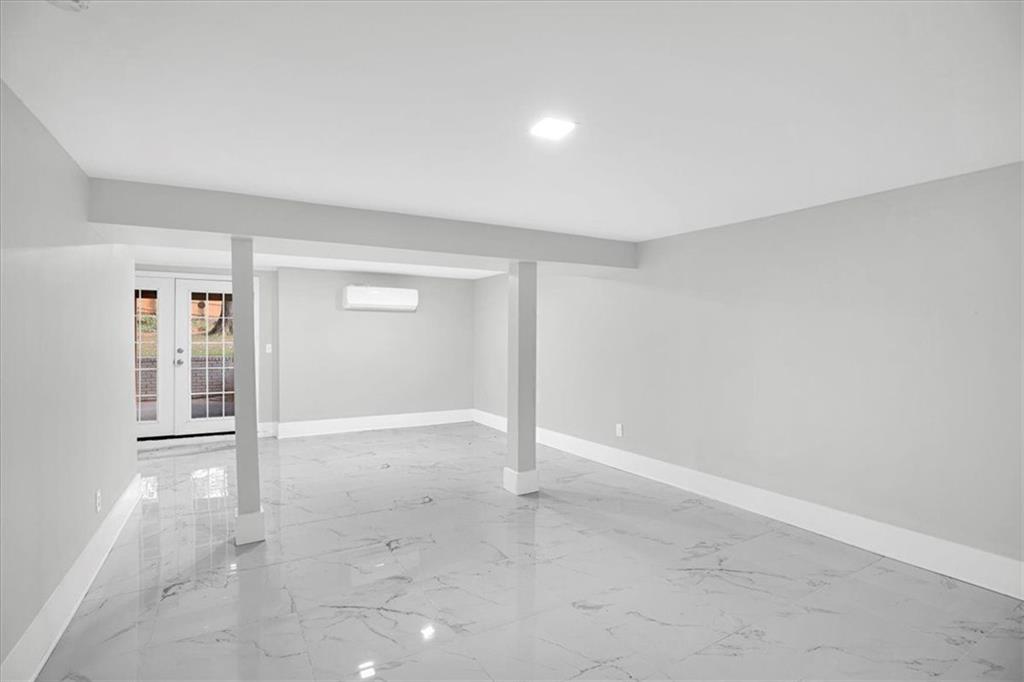 2271 Cresta Drive Decatur, GA 30032 - Photo 32 of 47 an empty room with window