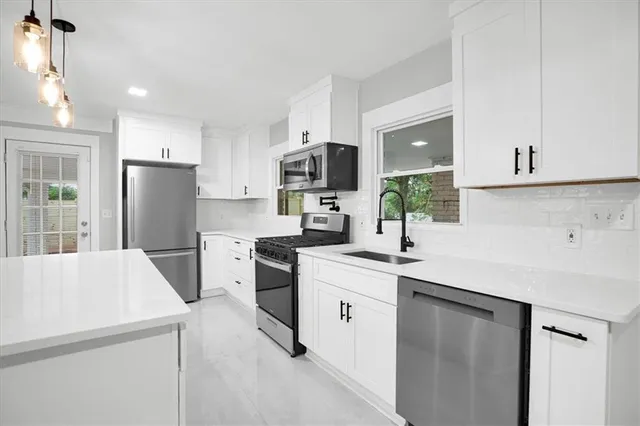 $2,695 | 2271 Cresta Drive, Decatur, GA 30032